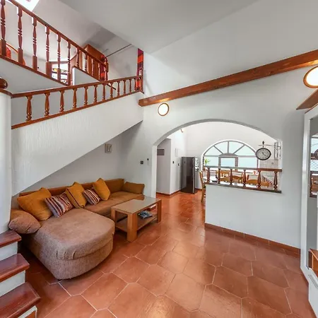 For Four Persons With Two Bedrooms Pula